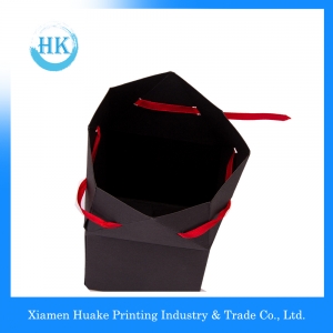 Cruz preta top tratar tenda artesanato flor caixa de papel de presente com fita vermelha clousure 